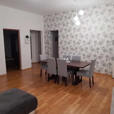 Chmielewskiego 1 *